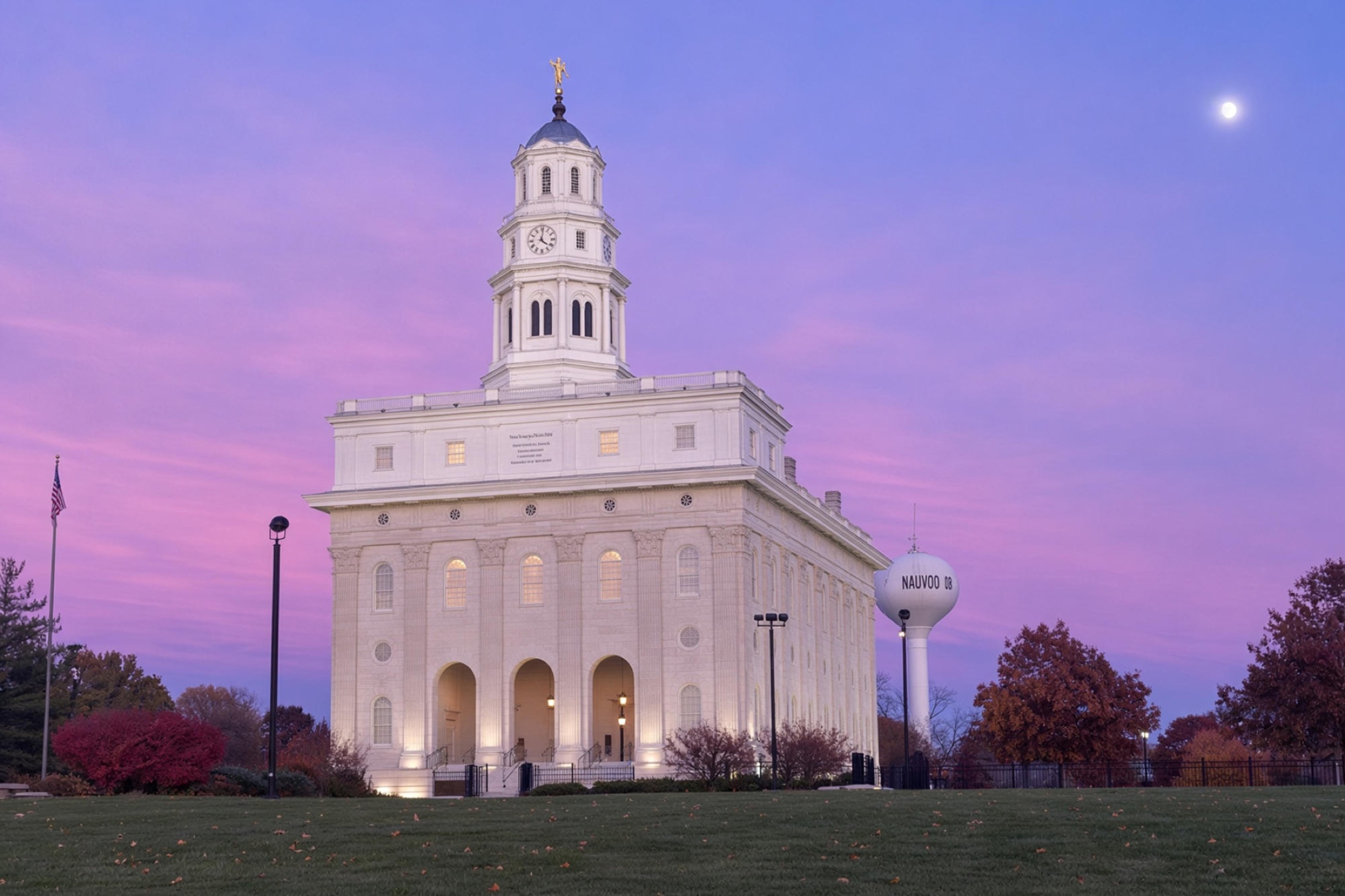 Nauvoo Temple at twilight